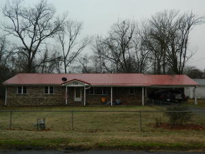 Spacious best defines this well maintained 4 BR family home in Lamar. From the large fenced yard and roomy workshop to the oversized kitchen w/abundant cabinetry & spacious master suite. Updates include 1 yr. old HVAC, newer metal roof, and some flooring and windows. Call to arrangeyour private showing today.