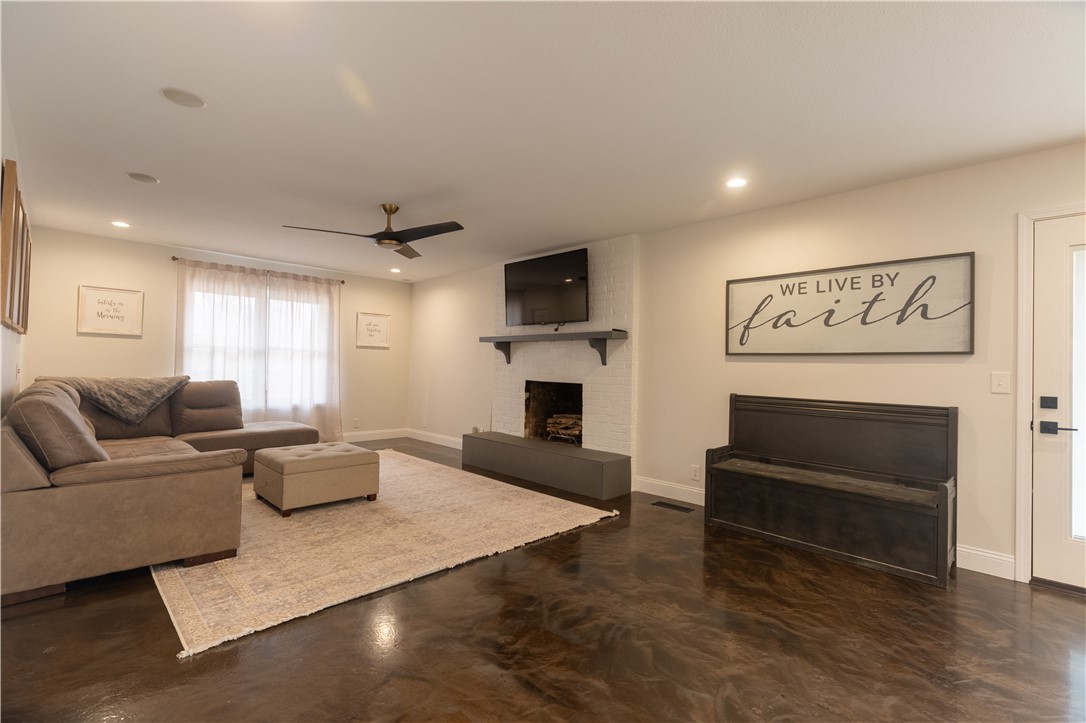 J D Neill Sub Unit 1 Rogers - Residential