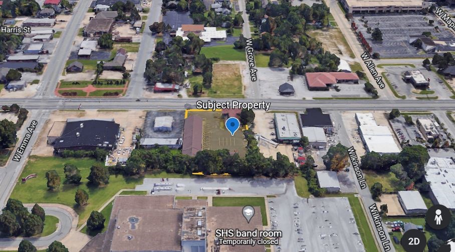 Main image without alt text