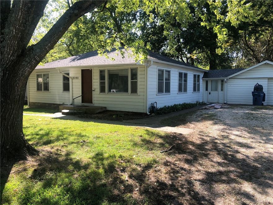 Nicely kept older home.  Three bedrooms and two full bathrooms.  Great location with easy access to Highway 412 or Historical Downtown Siloam Springs.  No pets.