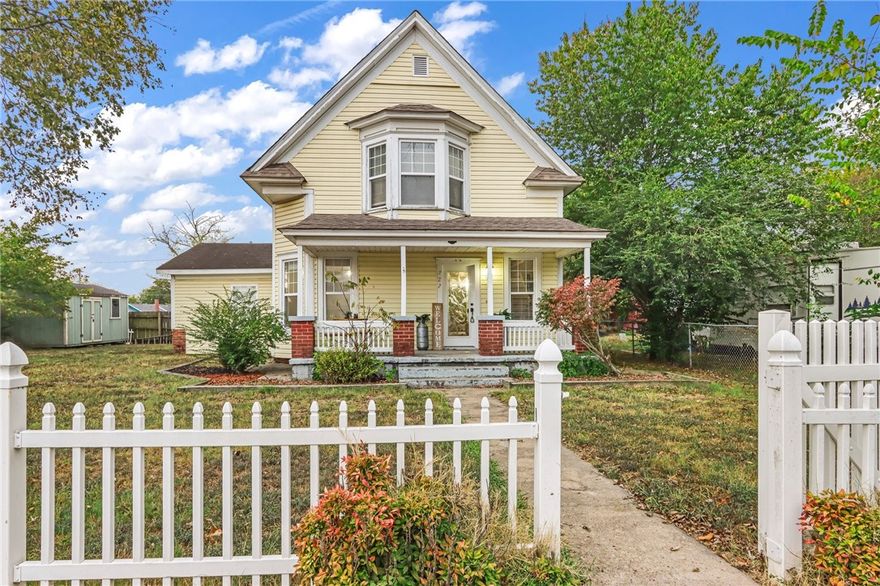 Come and see this Charming home located just steps away from local public school.  This property features 4 bedrooms, 2 baths, and a spacious living area with large windows that fill the space with natural light (main house 2,000 sq ft). A standout feature is the additional studio apartment unit (1 bedroom, 1 bath, 625 sq ft) with potential steady rental income.  Whether you're looking for a family home or a property with investment potential, this home offers both.  With its central location near schools, parks, and city amenities, this is an opportunity you don't want to miss.
Property located in C2 zone, currently grandfathered in as residential. Per Siloam Springs city planning it can easily be converted to commercial.