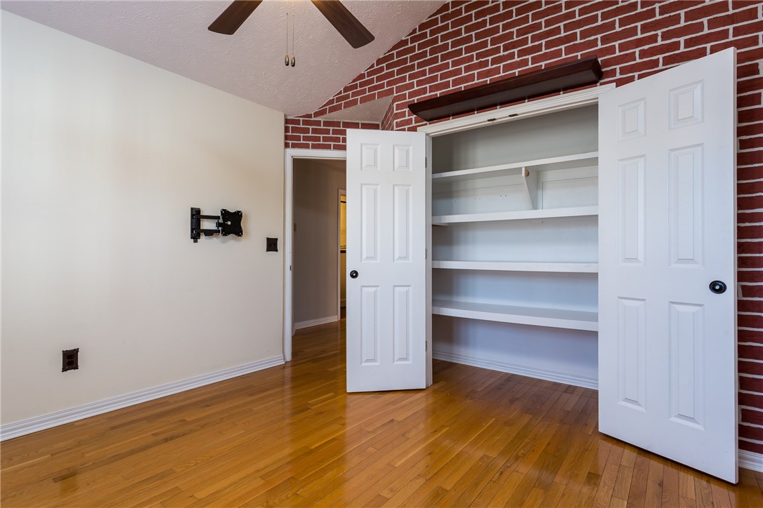 Oaks Sub, The Siloam Spgs - Residential