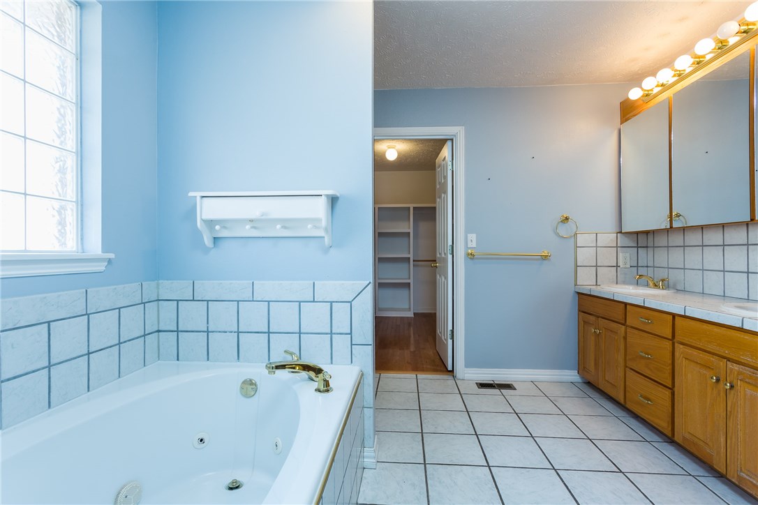 Oaks Sub, The Siloam Spgs - Residential
