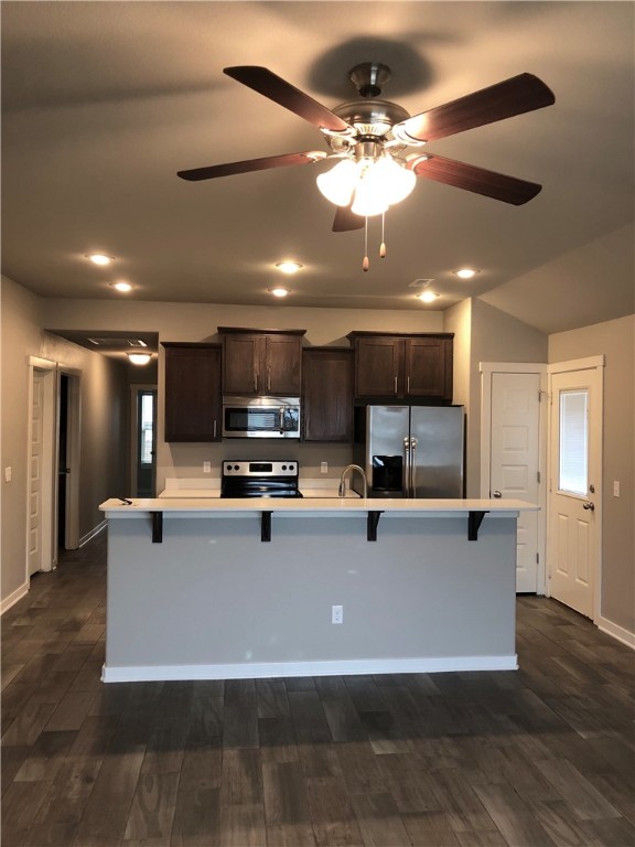 Move-In Special! Half off first month's rent! 3 bedroom 2 bath duplex in a great neighborhood close to Siloam Schools, shopping, parks and downtown. Privacy fenced backyard, one-car garage, wood-look porcelain tile, quartz countertops, parking for two vehicles. Pets negotiable (weight limit 35 lbs. max 2 pets allowed. additional fees apply). No smoking.
