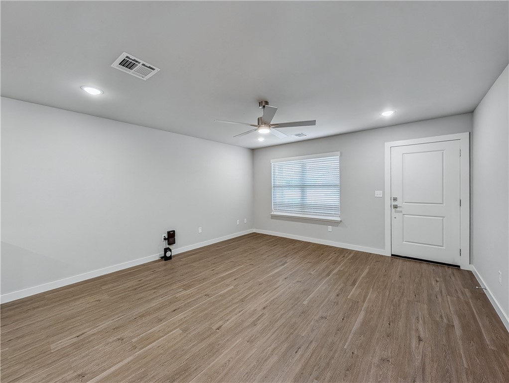 Woodward Park Ph I Highfill - Residential Lease