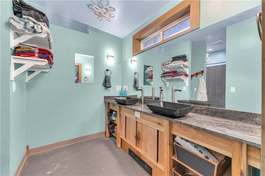 ROCKCREEK - Residential