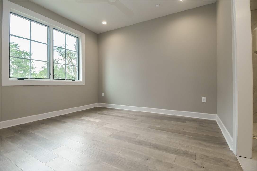 Pinnacle Heights Rogers - Residential