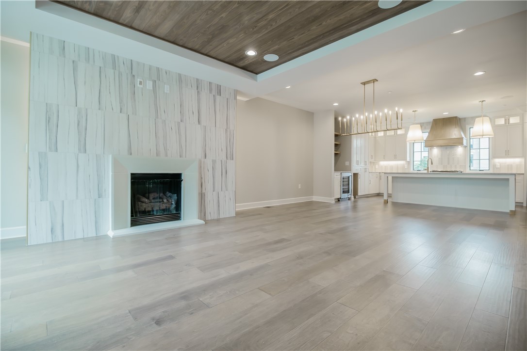 Pinnacle Heights Rogers - Residential