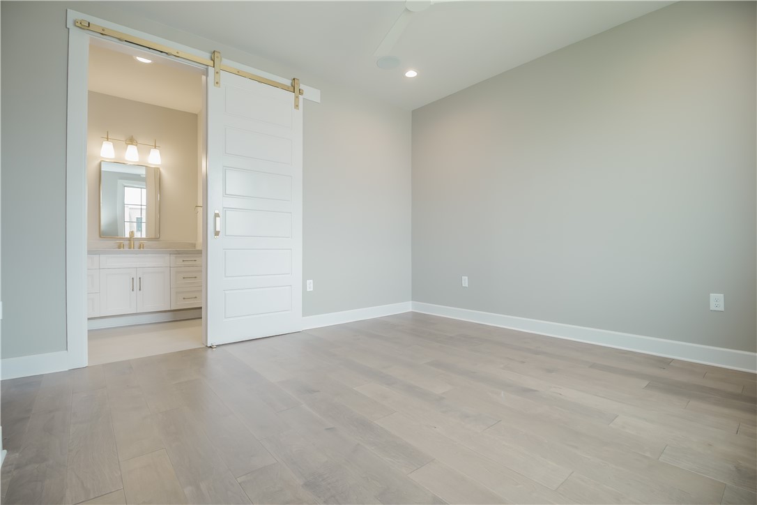 Pinnacle Heights Rogers - Residential