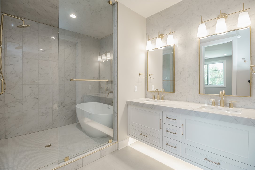 Pinnacle Heights Rogers - Residential