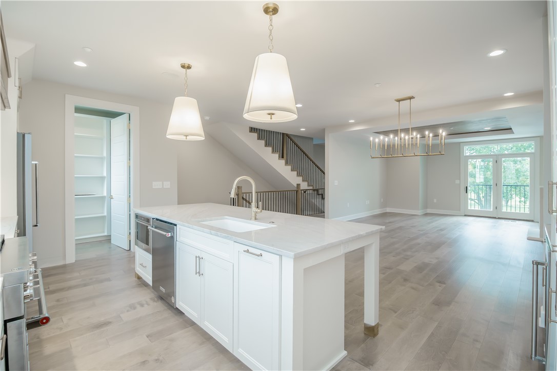 Pinnacle Heights Rogers - Residential