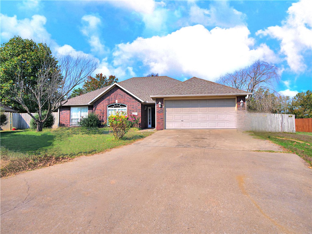 Great 4 bedroom home with huge backyard to play and entertain. Laminate hardwood floors and split floor plan
