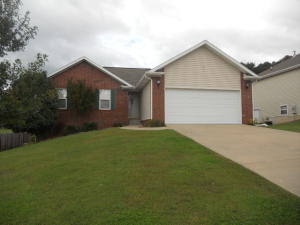 4BR 3BA home with a lot of living area. Great location on the eastern edge of town.