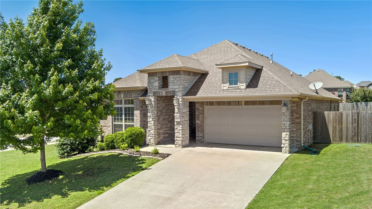 Welcome to 1700 Crestwood Hills — where quality construction meets cozy charm in a prime area of NWA! This stylish home offers an open, light-filled layout perfect for everyday living and entertaining. Enjoy a chef’s kitchen with high-end finishes, large island, and oversized pantry. The split floor plan offers a spacious primary suite with a generous sized bedroom and walk-in closet and two guest rooms that share a full bath. Step outside to a covered patio and spacious backyard, ideal for sunset watching or weekend BBQs. Nestled in a sought-after neighborhood just minutes from top schools, trails, and all things NWA, this home checks every box. Whether you're upsizing, rightsizing, or just ready for something that feels just right — come see it for yourself today!