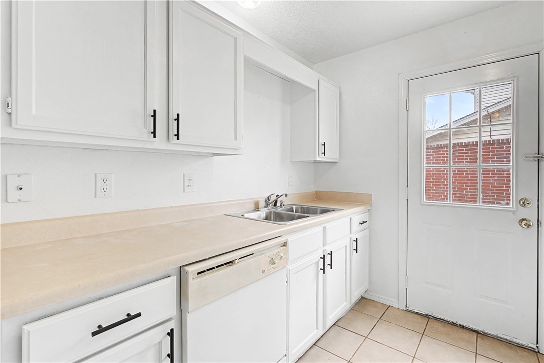 Carriage Square Sub Bentonville - Residential Income