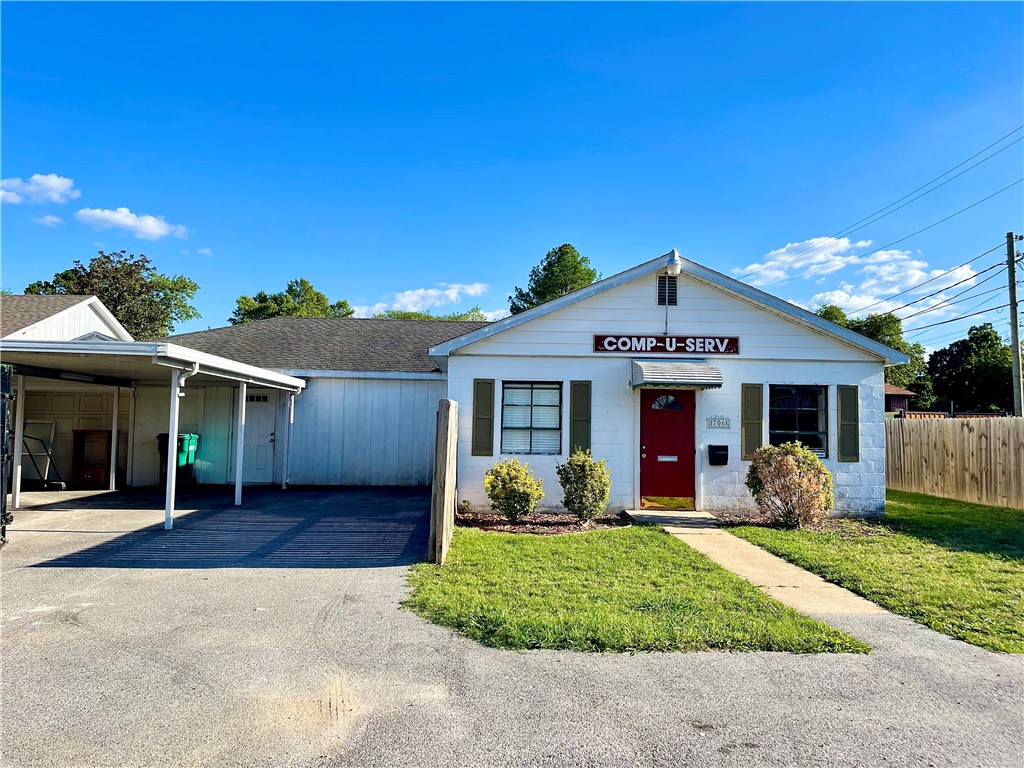 Zoned Commercial Corner lot Great location (small business has lease on building )MLS # 1226885
House is down to Studs small building has 1744 sq ft. Great business potential.