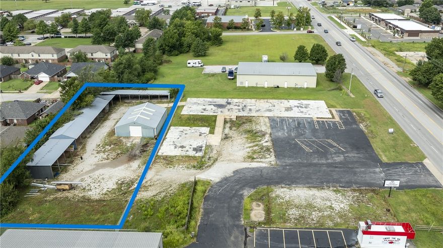 Prime commercial lease opportunity on E. Robinson with unbeatable visibility and right off of Hwy 412 East! This 2,000 SF warehouse is paired with secure fenced yard space, making it ideal for storage, distribution, or a wide range of business uses. The building is equipped with electricity, while water and sewer are available on site but not currently connected. Zoned C-2 commercial, this property offers flexibility and room to grow. Tenants are responsible for verifying requirements with the City of Springdale for their intended use. Attached documents for zoning. Front concrete pad area could also be for lease, inquire if interested.