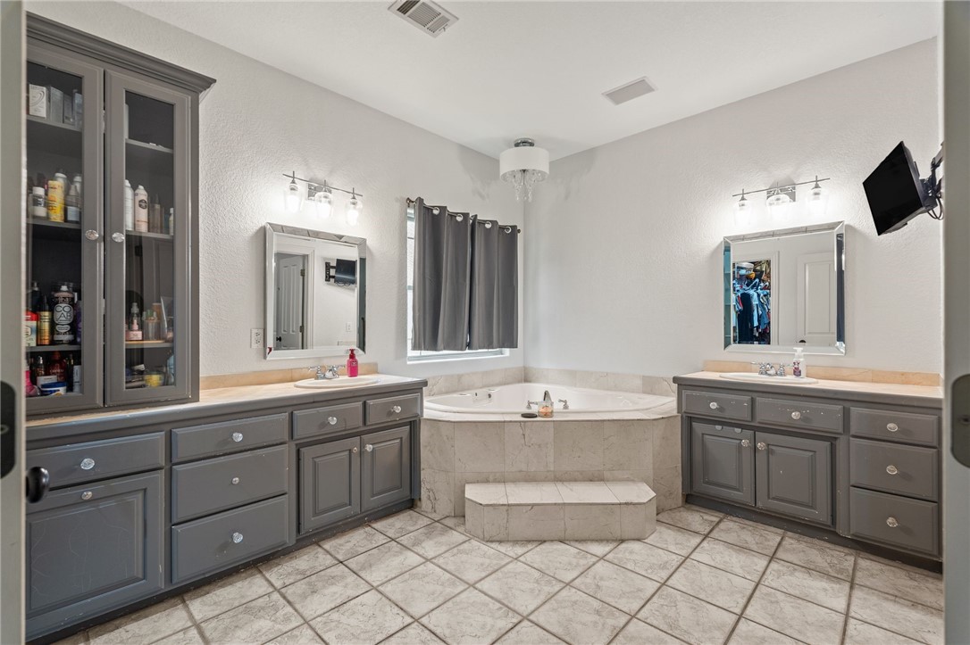 Eagle Crest 1 - Residential
