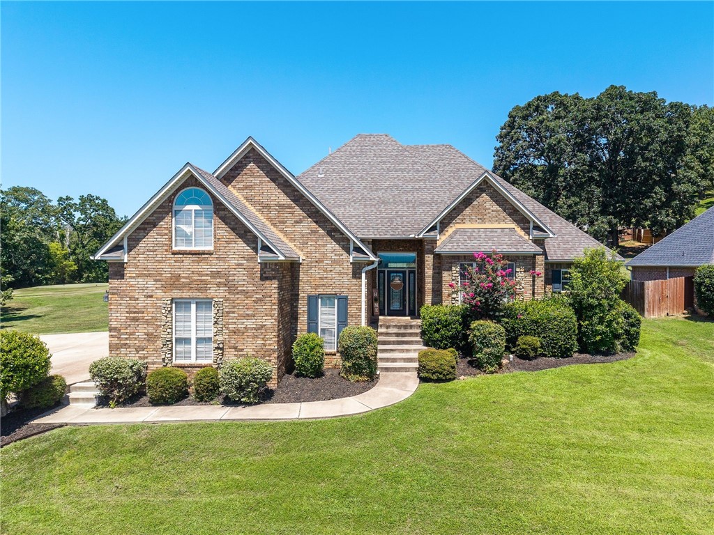 Welcome to this stunning 4-bedroom, 3.5-bathroom home nestled on two spacious lots in the desirable Eagle Crest Golf Course addition. This beautiful property offers an ideal blend of comfort, space, and scenic surroundings. Inside, you’ll find a thoughtfully designed floor plan with two generous living areas (one upstairs), 3 bedrooms downstairs, and a bedroom and full bathroom upstairs, perfect for both everyday living and entertaining. Step outside to enjoy the peaceful views of the well-maintained yard, thanks to the double lot which offers extra space for outdoor living or future improvements. Don’t miss the opportunity to make this exceptional property your forever home!