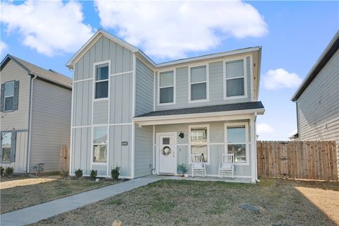 Photo of 4885 W Triangle Street, Fayetteville, AR 72704 (MLS # 1333662)