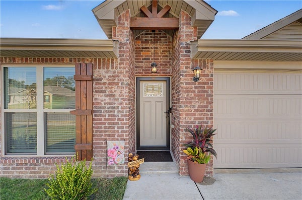 6011 NW GRANT ST, BENTONVILLE, AR 72713 - Image fbbbc3223d73bea0ea7f089a2819ca61/1825701122