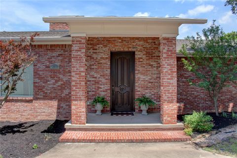 Photo of 1010 E Rockwood Trail, Fayetteville, AR 72701 (MLS # 1351093)