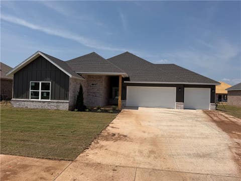 Photo of 157 N Panther Avenue, Farmington, AR 72730 (MLS # 1357905)