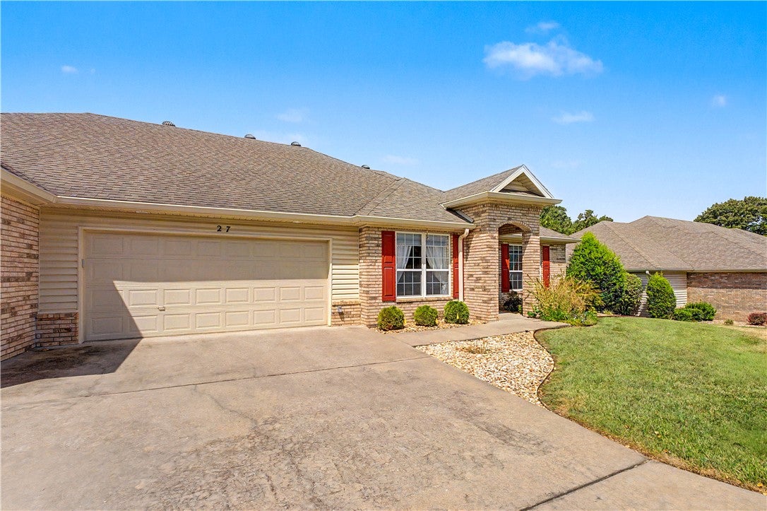 27 Highland Parkway