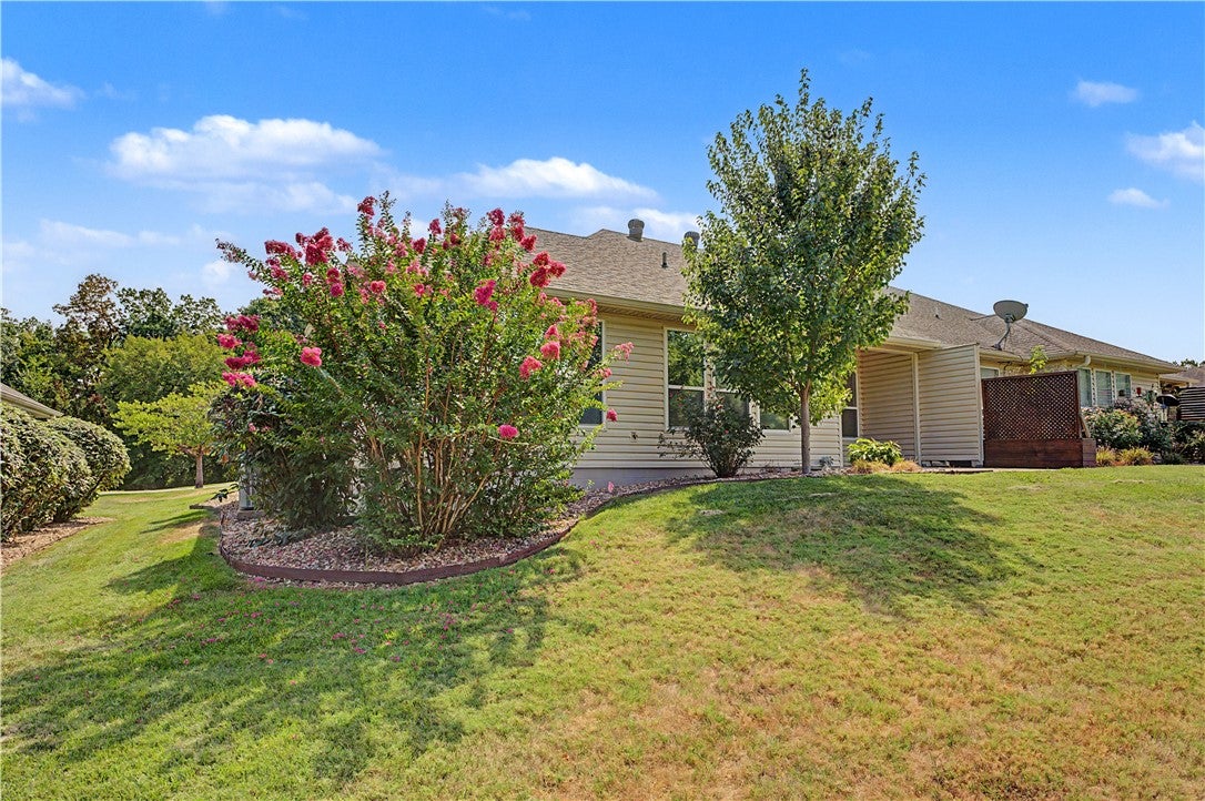 27 Highland Parkway