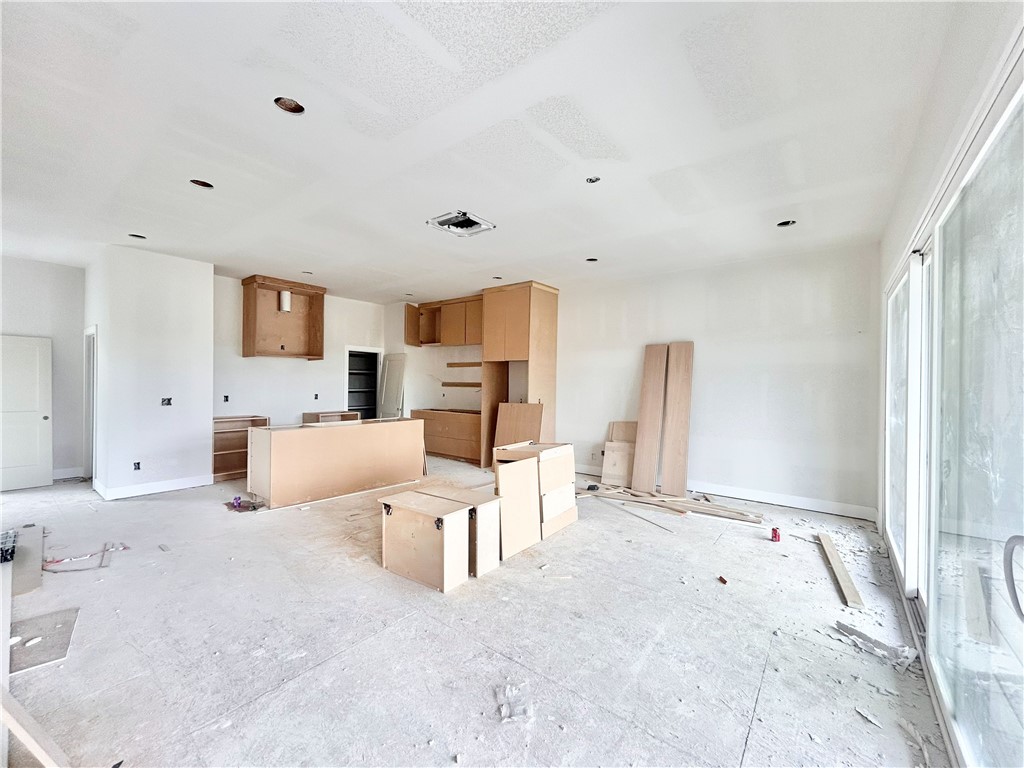 9TH & A HORIZONTAL PROPERTY REGIME-BENTO - Residential