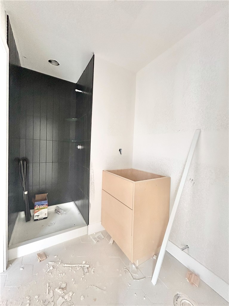 9TH & A HORIZONTAL PROPERTY REGIME-BENTO - Residential