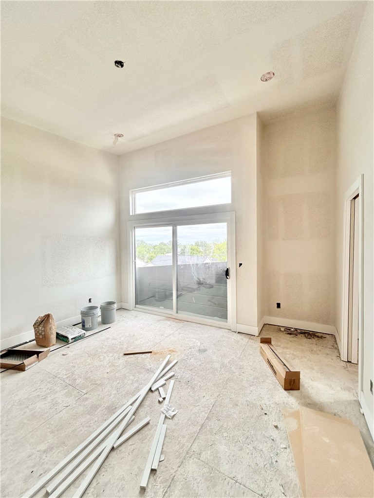 9TH & A HORIZONTAL PROPERTY REGIME-BENTO - Residential