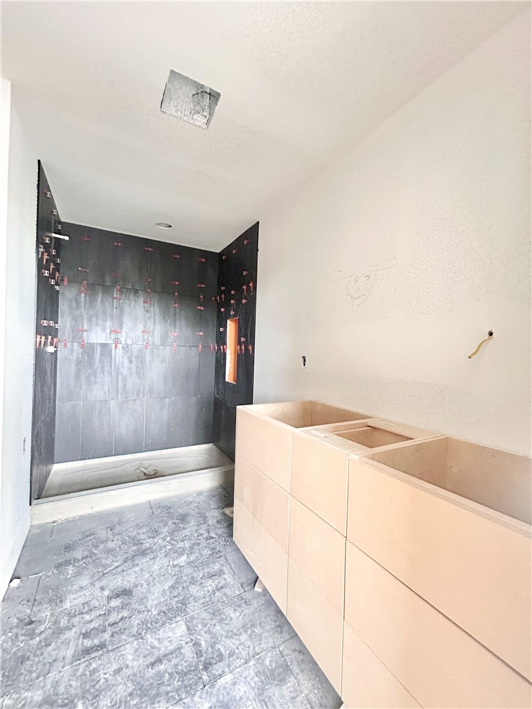 9TH & A HORIZONTAL PROPERTY REGIME-BENTO - Residential