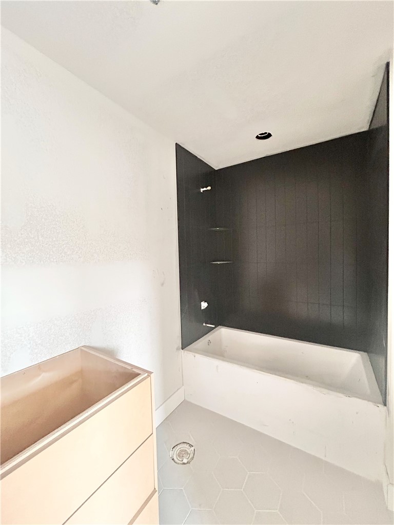 9TH & A HORIZONTAL PROPERTY REGIME-BENTO - Residential