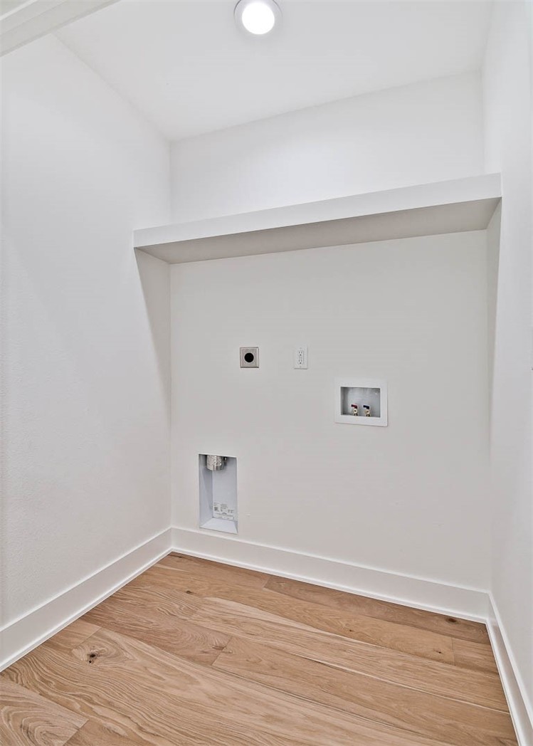 9TH & A HORIZONTAL PROPERTY REGIME-BENTO - Residential