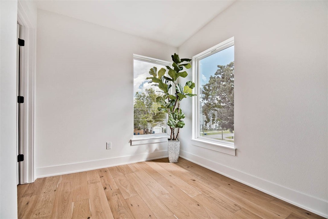 9TH & A HORIZONTAL PROPERTY REGIME-BENTO - Residential