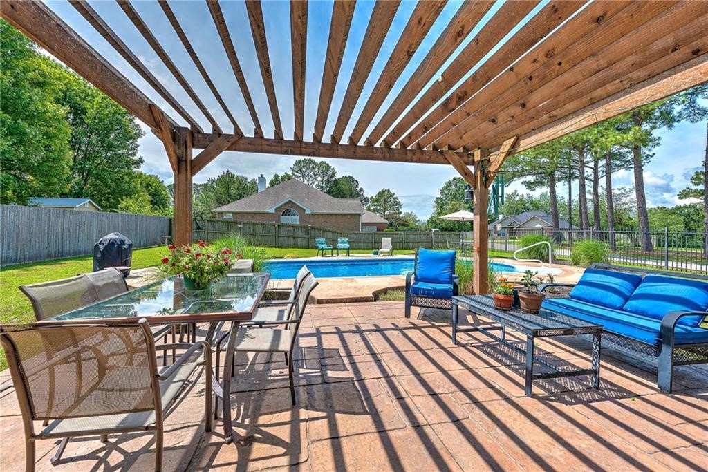 Crazy Eight Sub - Residential Lease