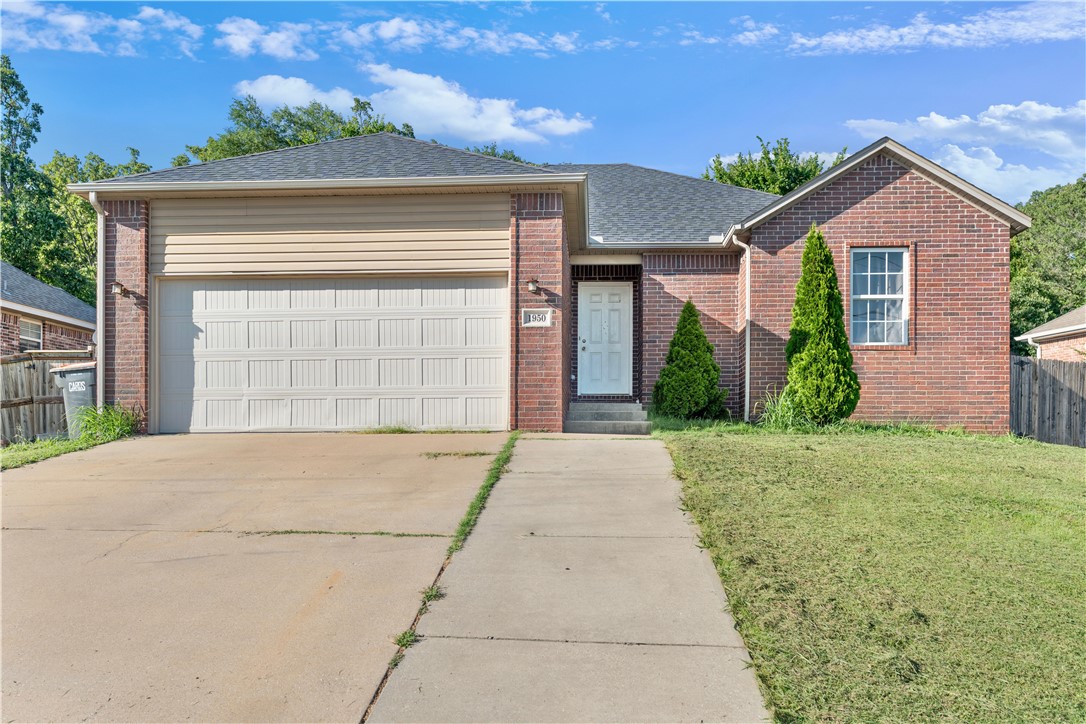 Charming, Well-Maintained Home Just 6 Minutes from Downtown Springdale!
Welcome to your perfect blend of convenience, and charm! This beautifully maintained home is nestled in a peaceful neighborhood, just a quick 6-minute drive to the heart of downtown Springdale — putting shopping, dining, entertainment, and local events right at your fingertips.
Step inside to discover a warm, inviting interior filled with natural light and a split floor plan layout designed for easy living.
Enjoy your fully fenced in backyard - perfect for hosting friends and family! With no neighbors directly behind the home, it's a true oasis!
Whether you're a first-time buyer, a growing family, or looking for a quieter lifestyle near the action, this gem has it all. Don't miss your chance to own this well maintained home this close to downtown Springdale!
Schedule your tour today — homes like this don’t stay on the market for long!