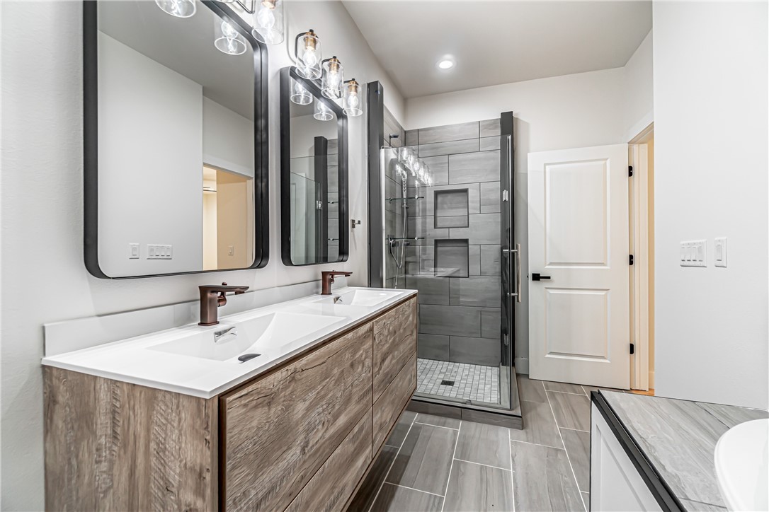 Sec 30, Twp 20, Range 30 - Residential