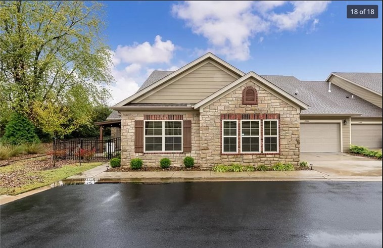Beautiful Arbors townhome available for lease. Conveniently located just minutes from Lake Bentonville Park, and popular restaurants.
Optional Appliance Available: 65"" HD Smart TV, Ring Door Bell Service, Garage Shelving, Standup Freezer, Mini-Fridge