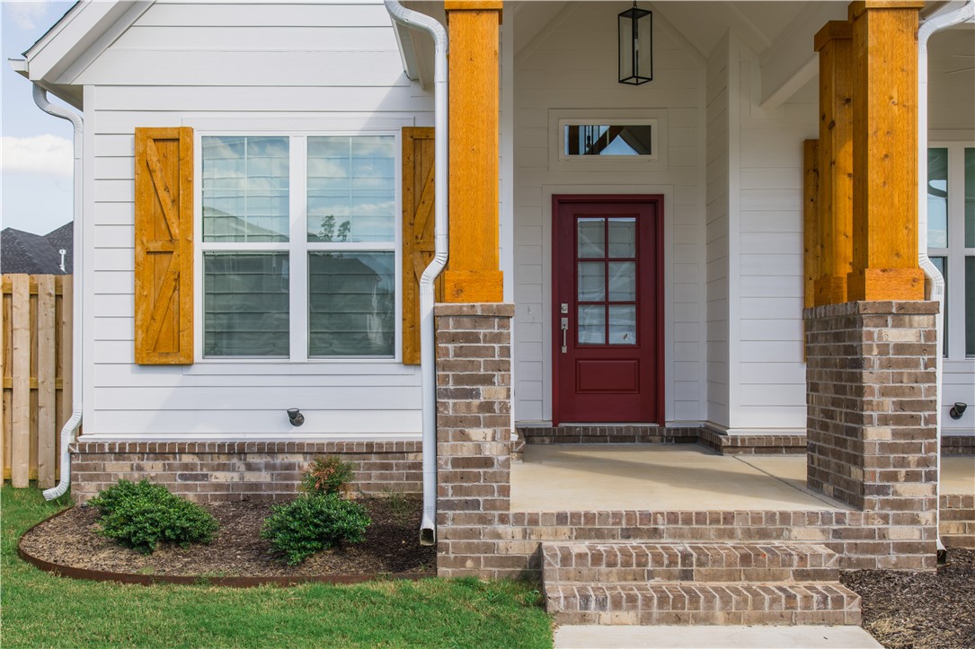 Crescent View Rogers - Residential Lease
