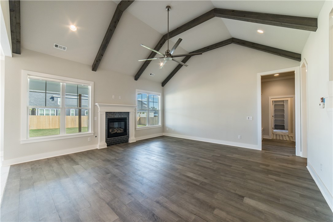 Crescent View Rogers - Residential Lease