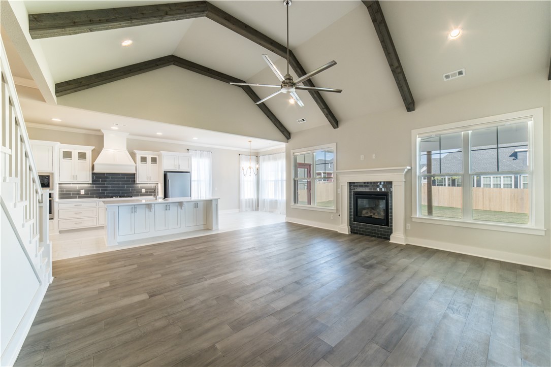 Crescent View Rogers - Residential Lease