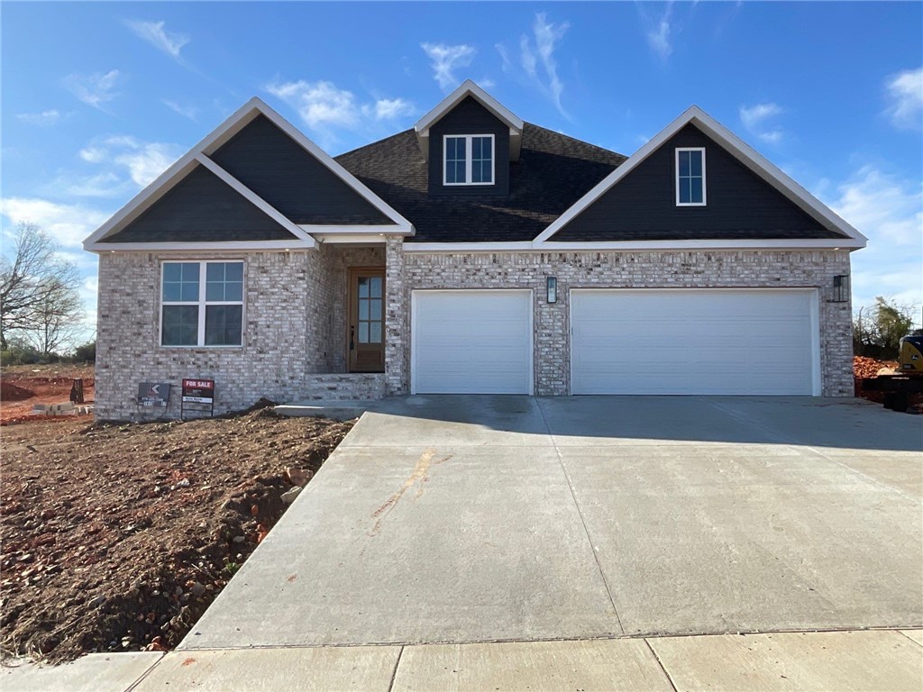 Brand New Construction Veneto Subdivision in Tontitown, offering 4 bedrooms and 3 bathrooms. 3 Bedrooms are located downstairs. This all brick home offers an open floorplan, quartz countertops throughout, custom cabinetry. Don't miss out on this one! Plug in 415 N Mantegani Springdale on GPS and that will get you to the subdivision.