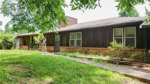 Photo of 1060 Wheeler Bend Road, Russellville, AR 72802 (MLS # 1356357)