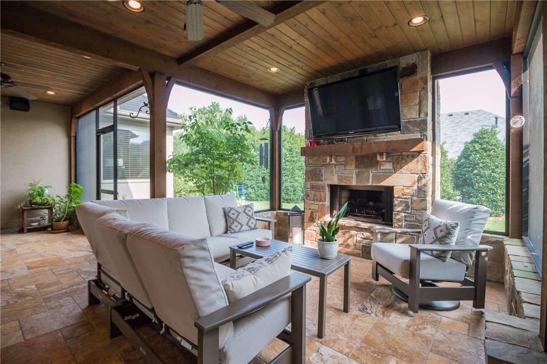 Champions Golf & Cc Rogers - Residential