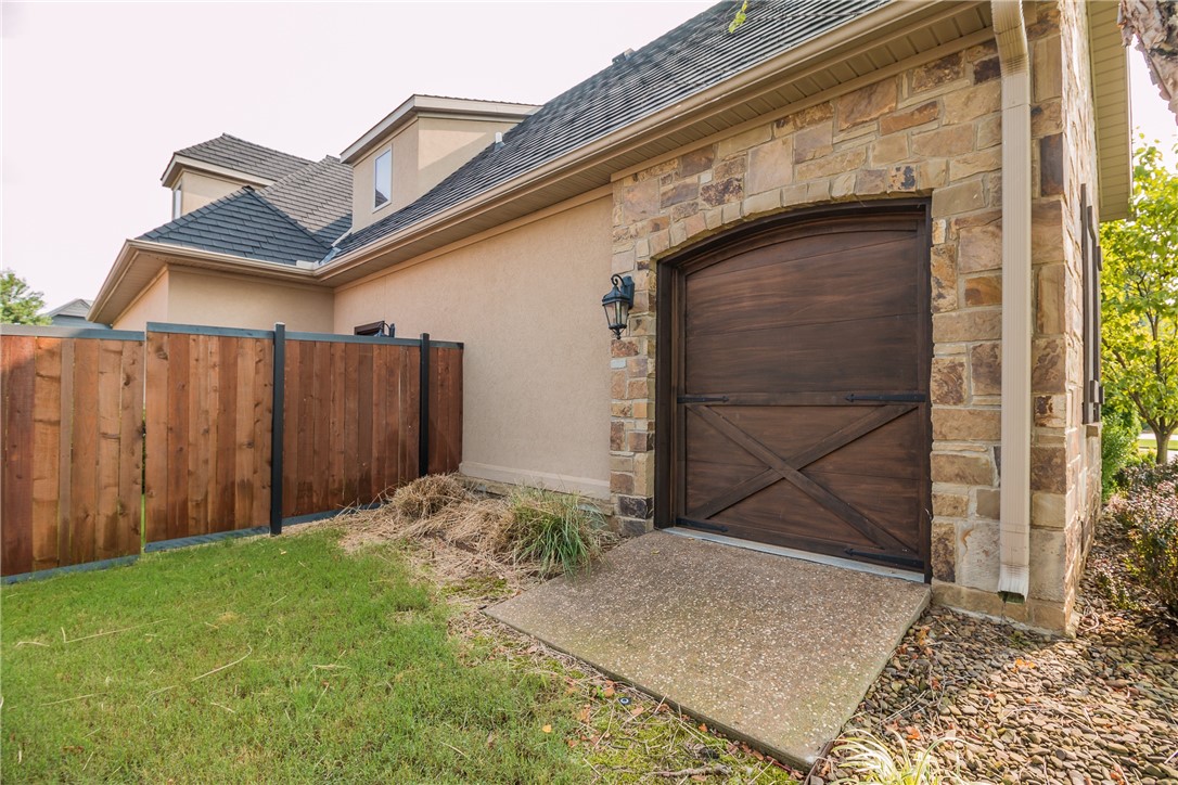 Champions Golf & Cc Rogers - Residential