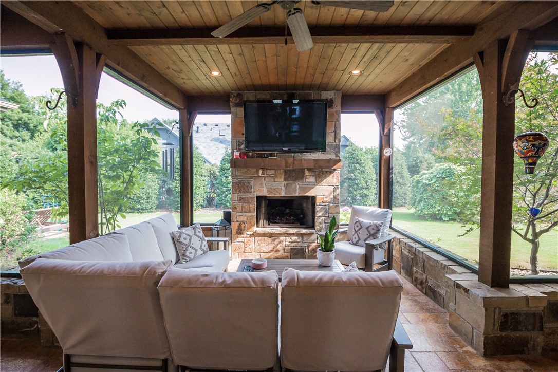 Champions Golf & Cc Rogers - Residential