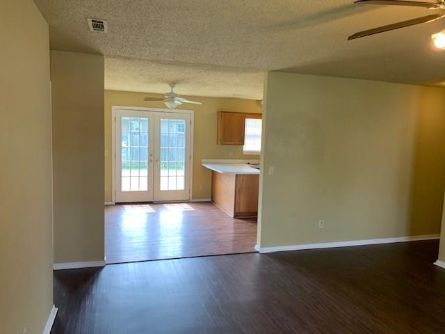 Walnut Park Add Ph III - Residential Lease
