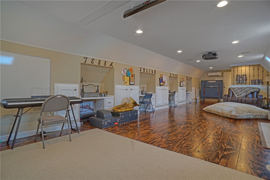 River Rdge - Residential